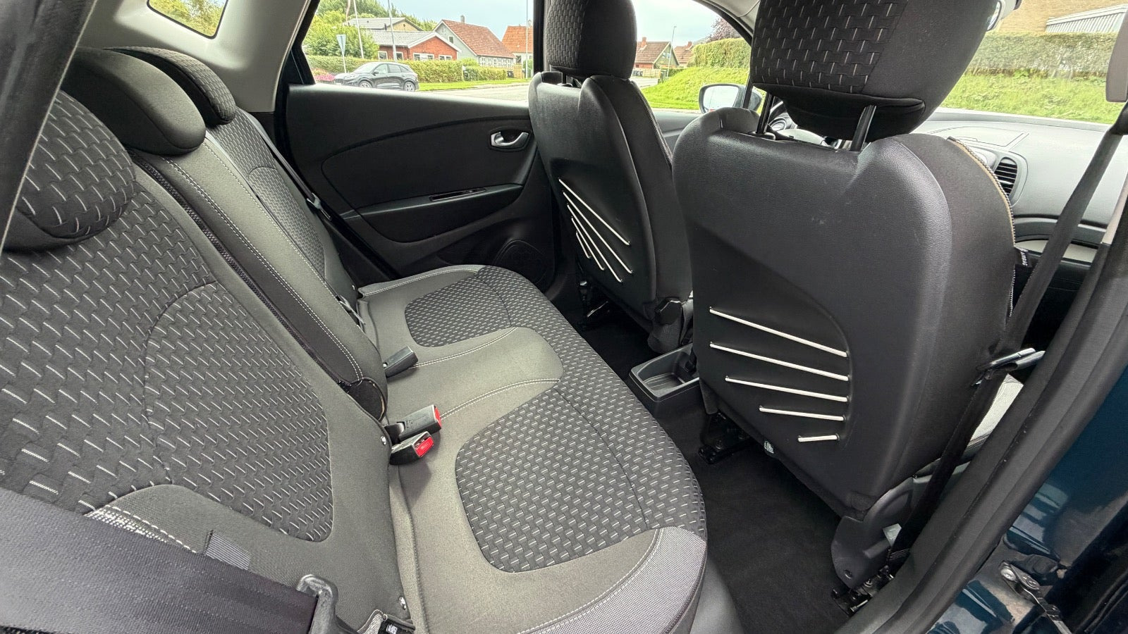 Blå Renault Captur fra 2018