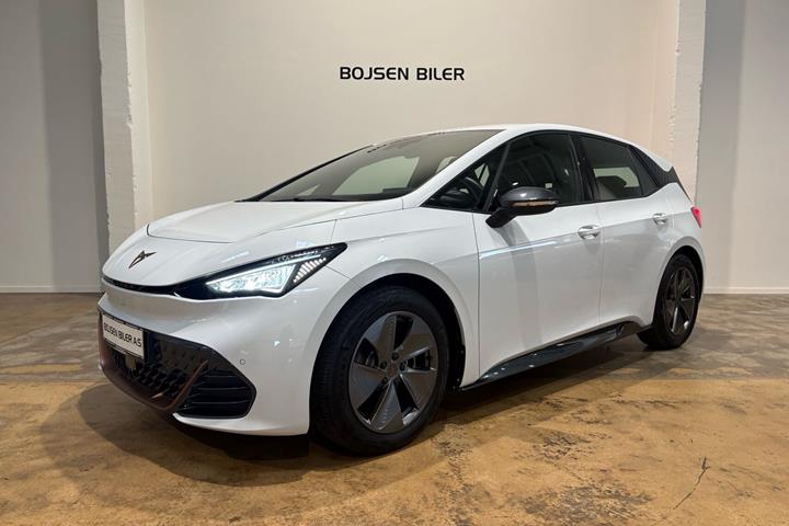 Hvid Cupra Born fra 2023 set udefra