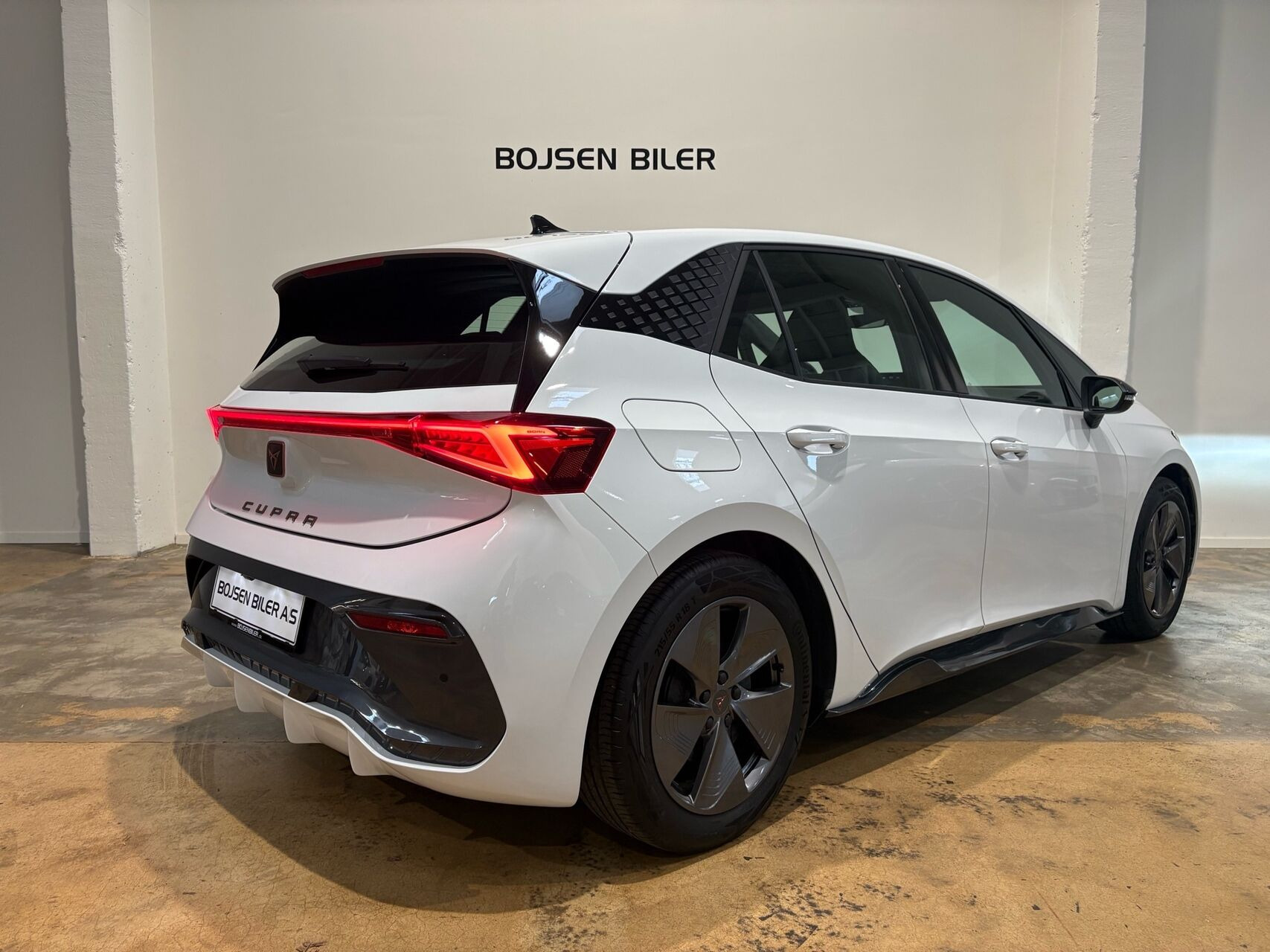 Hvid Cupra Born fra 2023