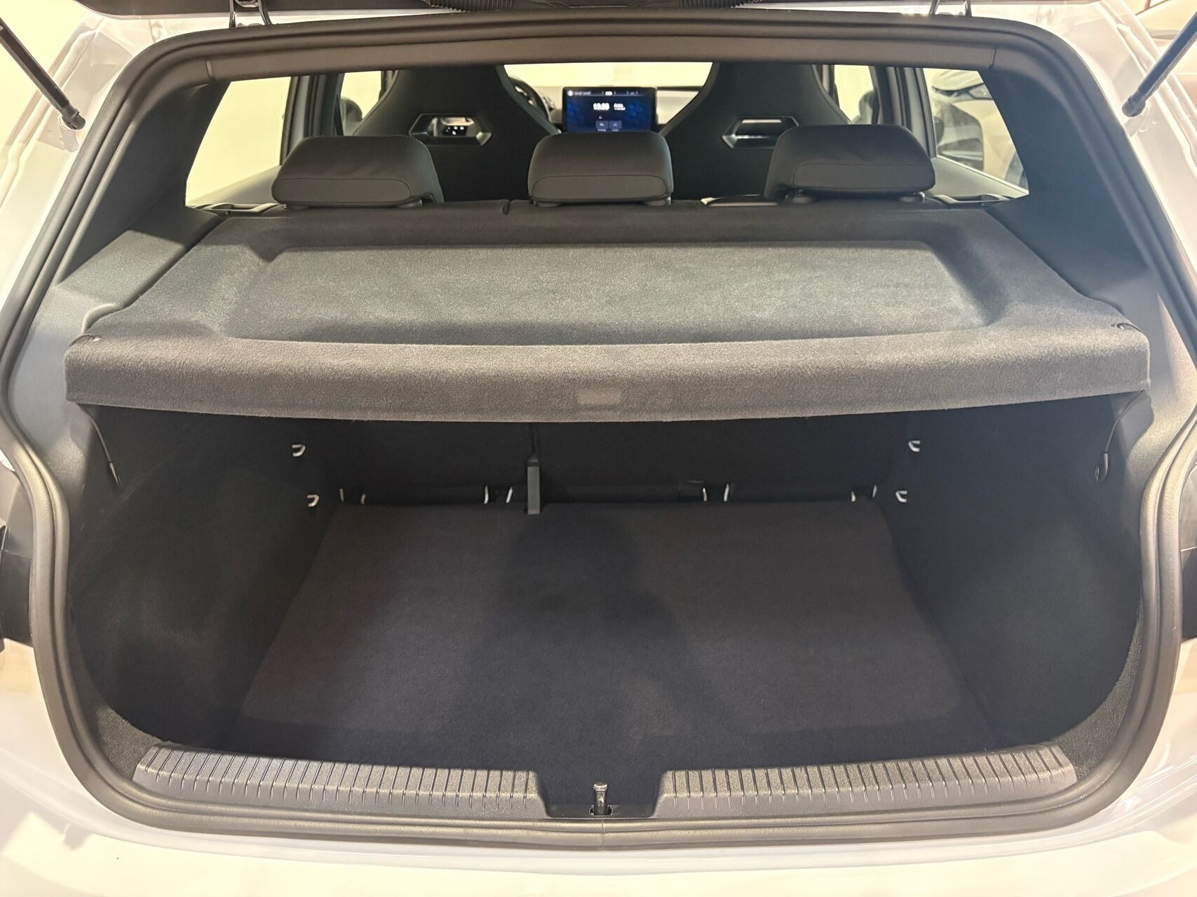 Hvid Cupra Born fra 2023