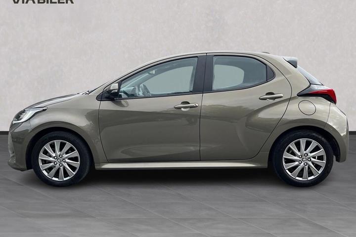 Bronze Toyota Yaris fra 2023