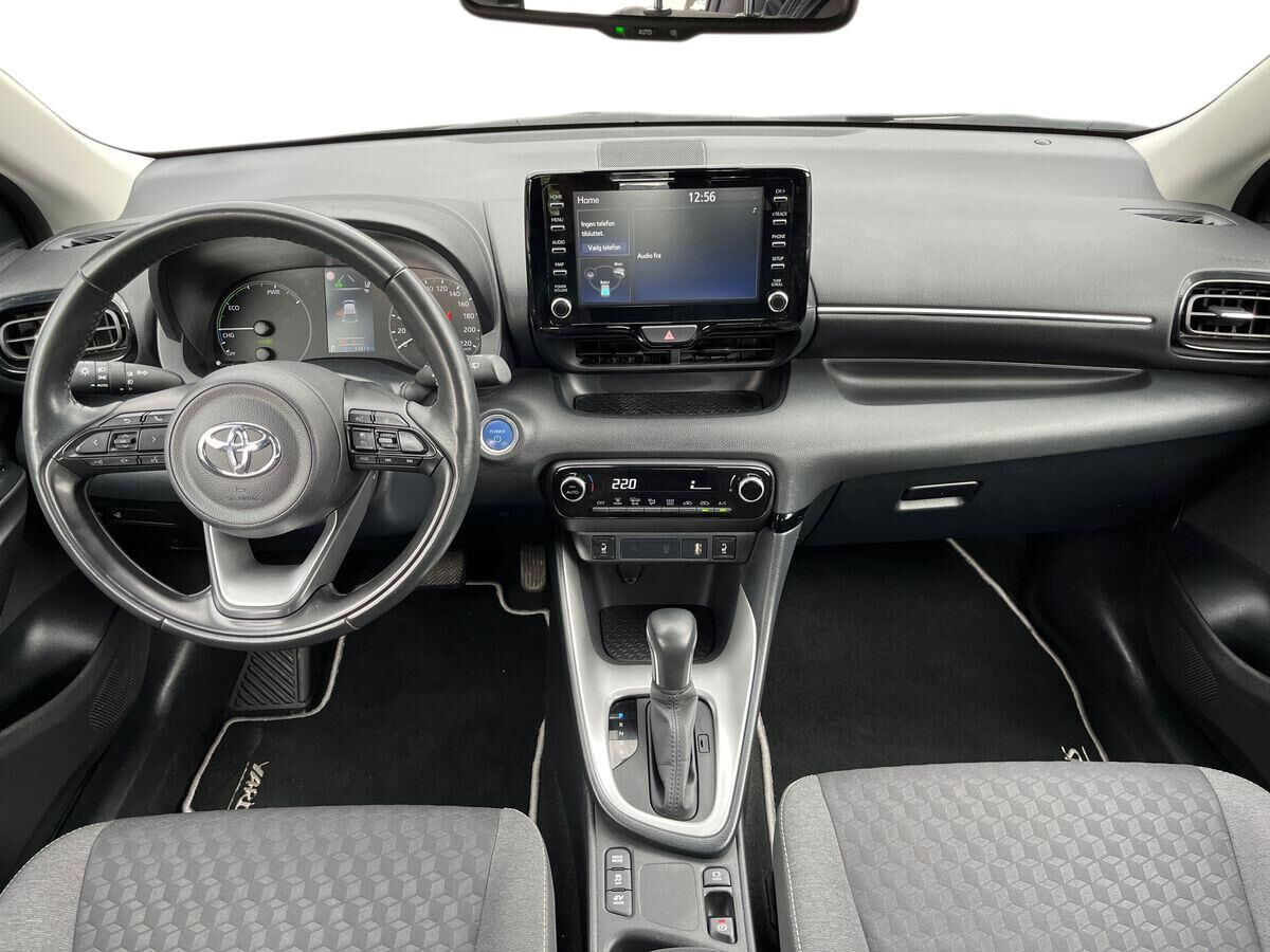 Bronze Toyota Yaris fra 2023