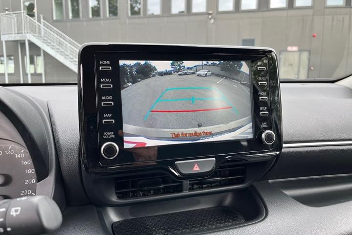 Bronze Toyota Yaris fra 2023