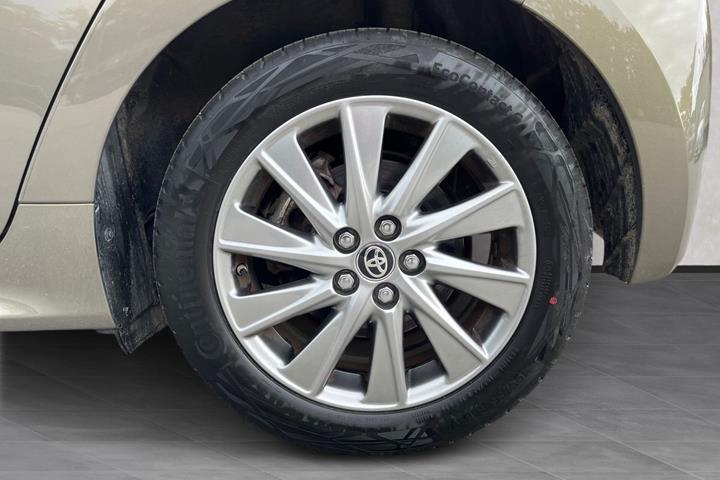 Bronze Toyota Yaris fra 2023