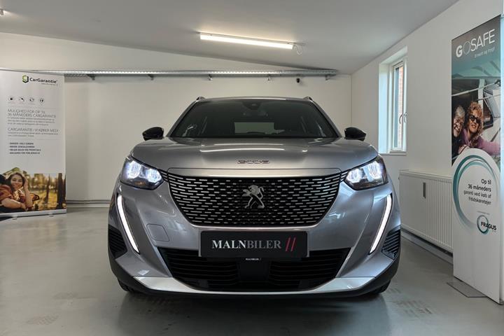 Grå Peugeot e-2008 fra 2023