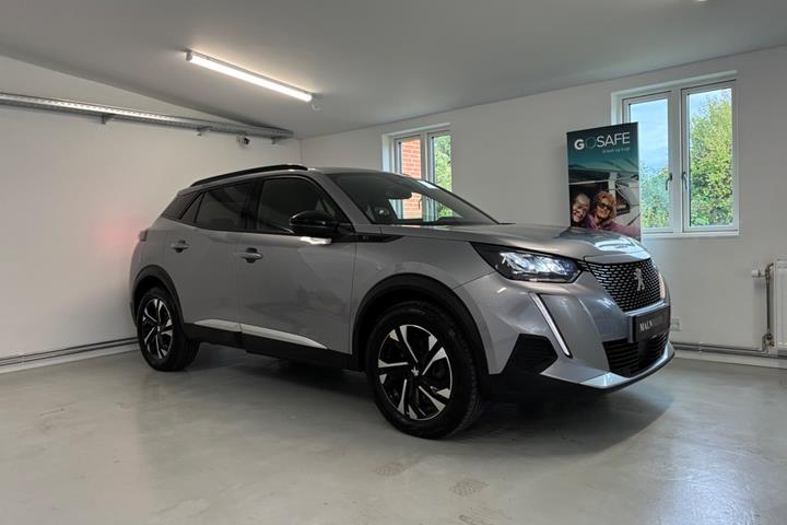 Grå Peugeot e-2008 fra 2023