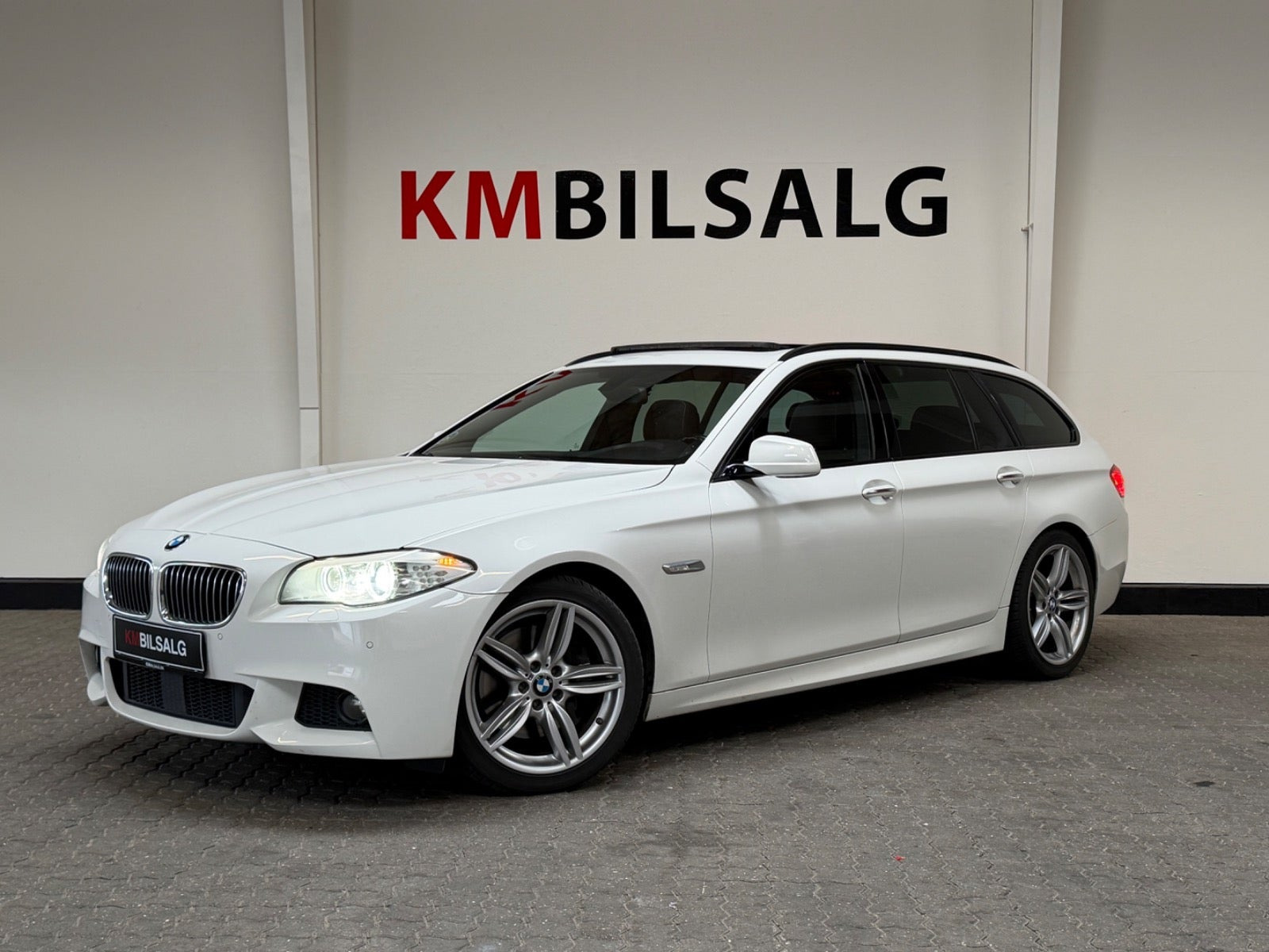 Hvid BMW 535i fra 2013