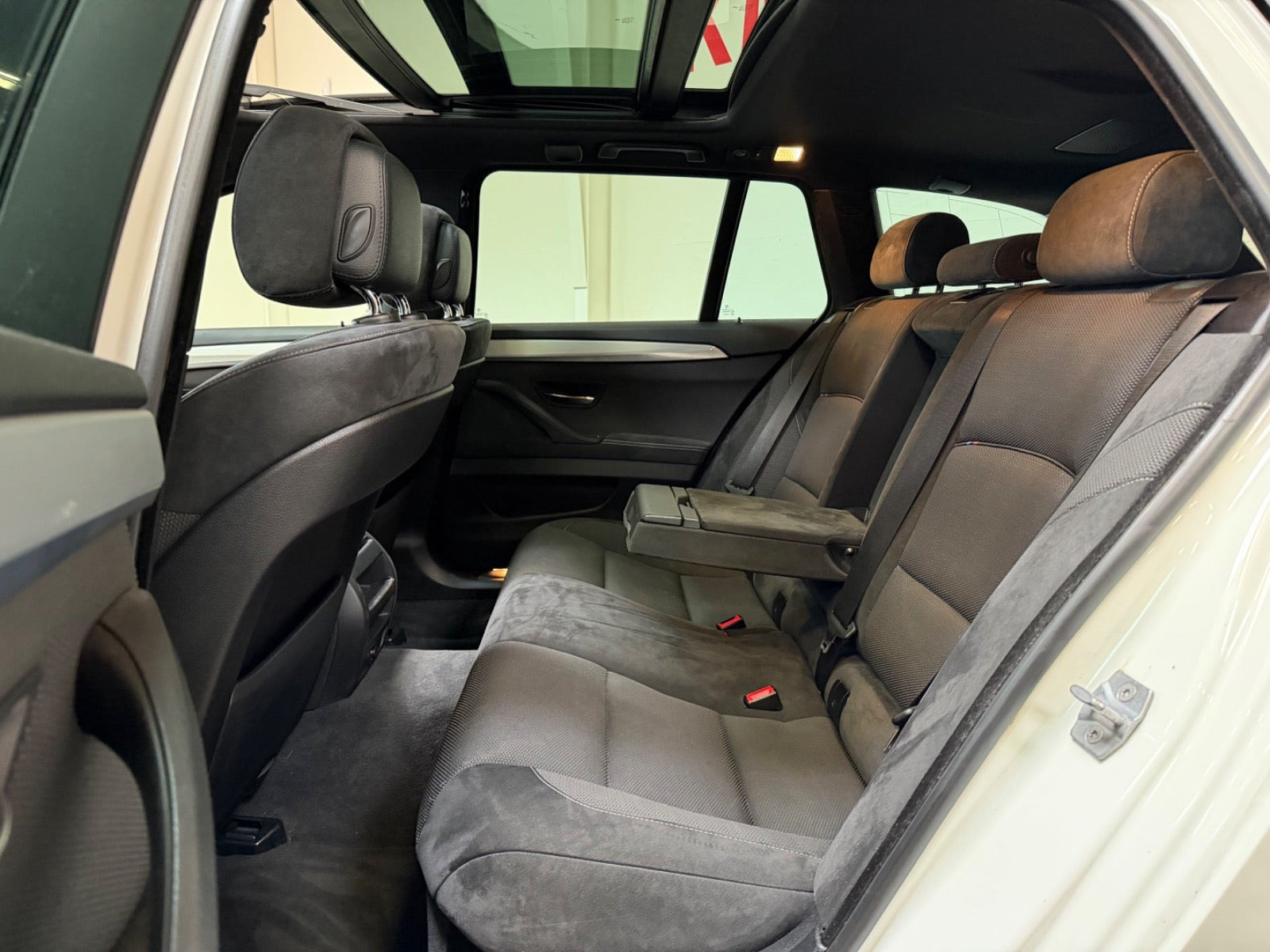 Hvid BMW 535i fra 2013