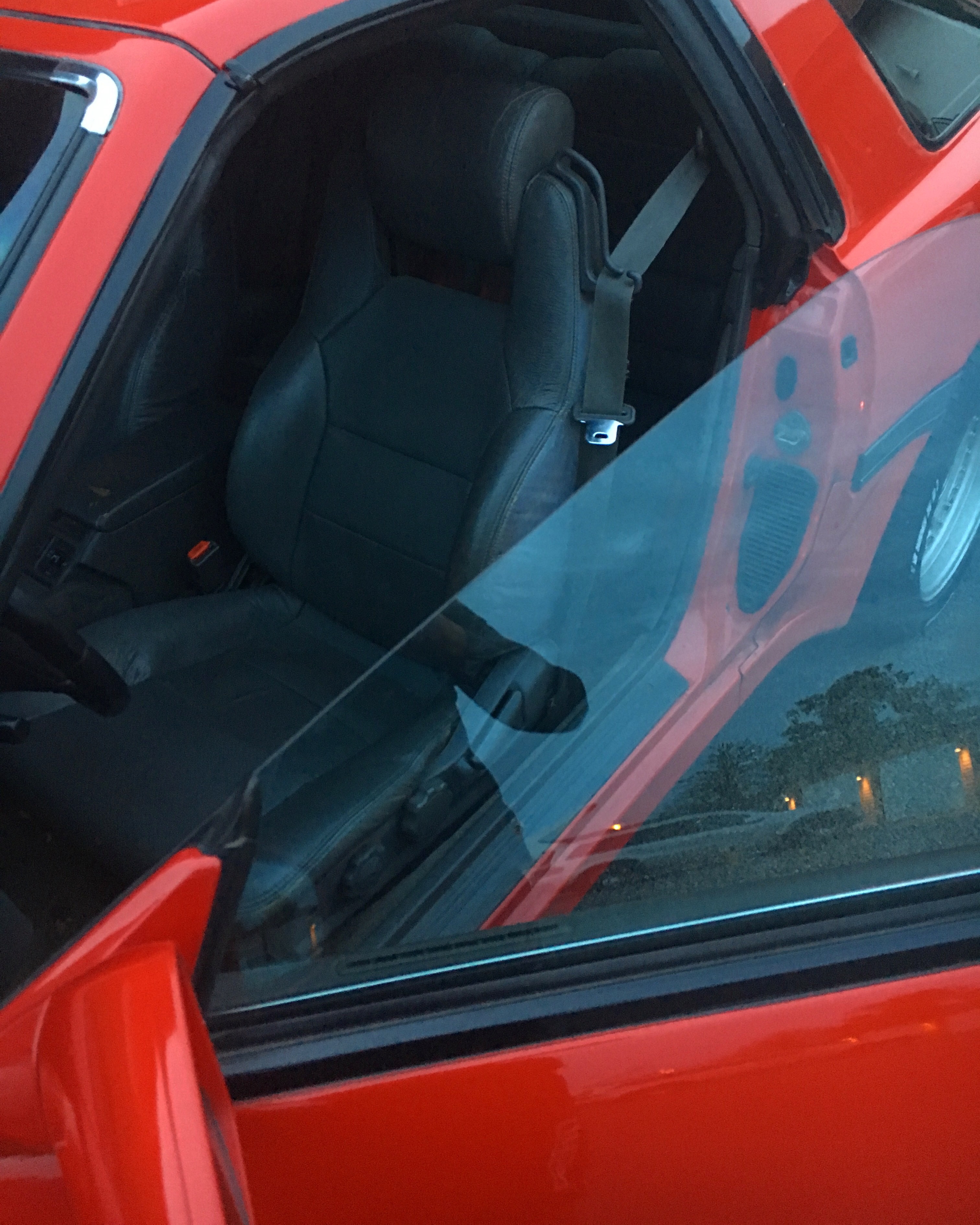 Rød Toyota Supra fra 1990