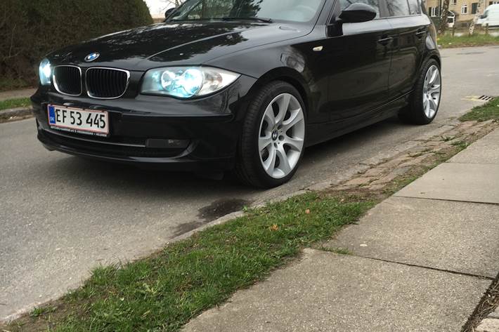 Sort BMW 118d fra 2008