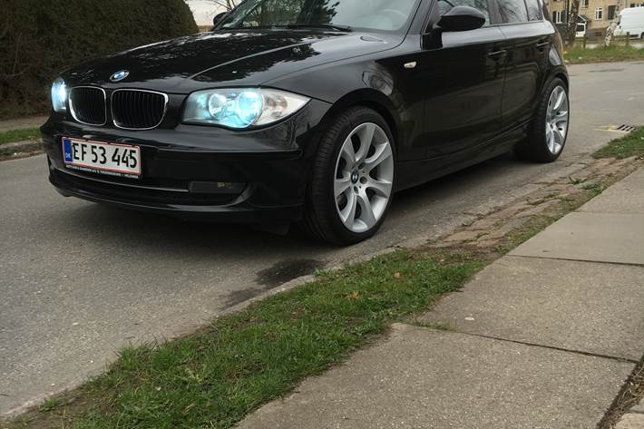 Sort BMW 118d fra 2008