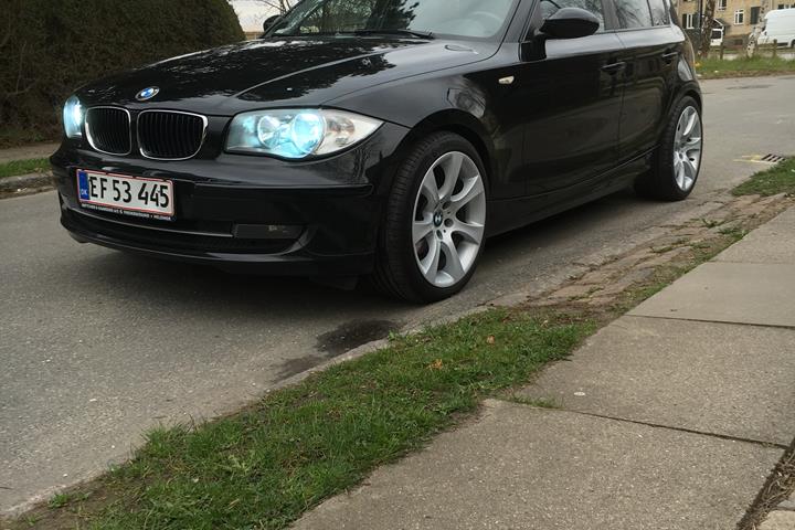 Sort BMW 118d fra 2008