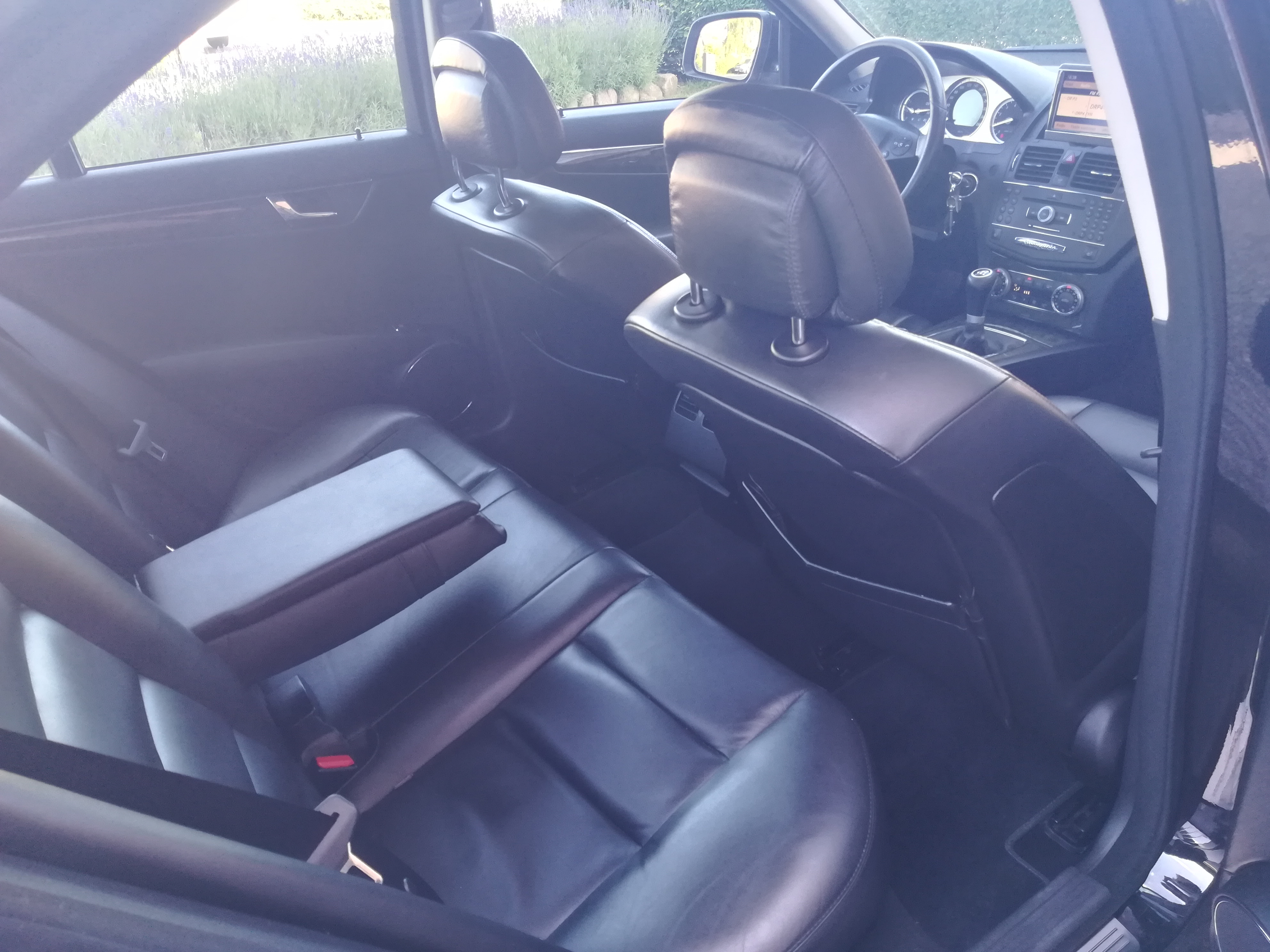 Sort Mercedes C200 fra 2007