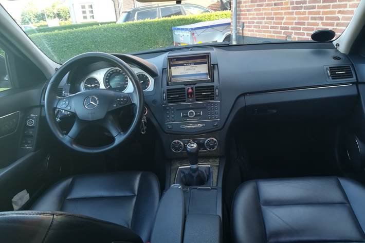 Sort Mercedes C200 fra 2007