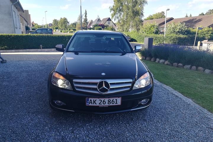 Sort Mercedes C200 fra 2007