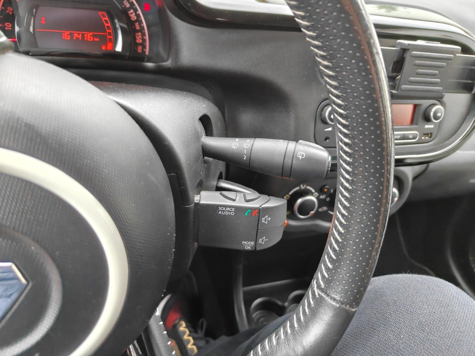 Gul Renault Twingo fra 2016