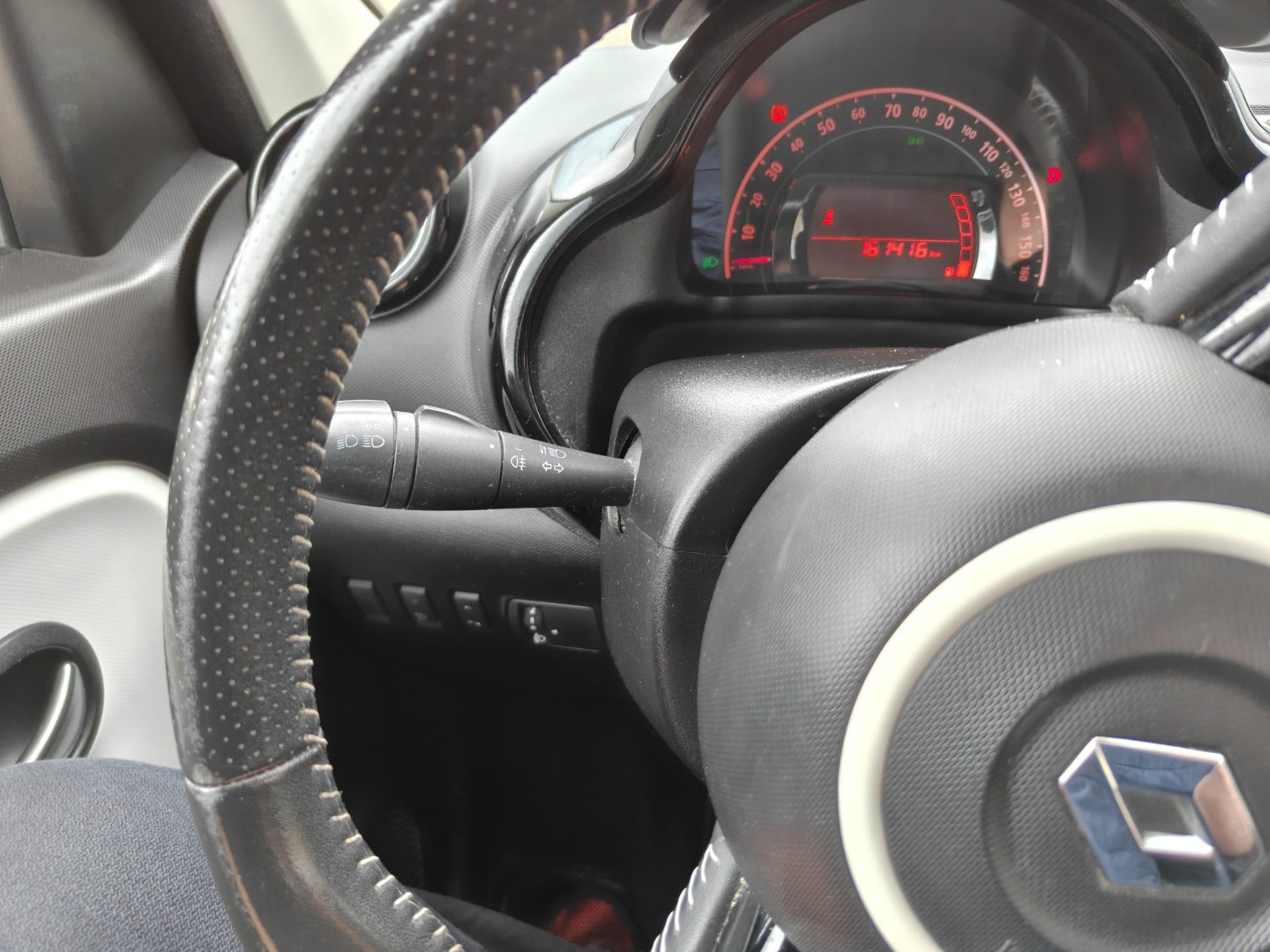 Gul Renault Twingo fra 2016