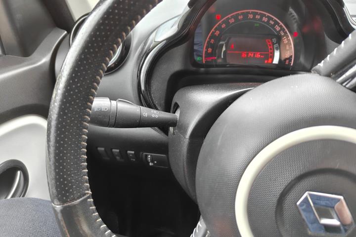 Gul Renault Twingo fra 2016