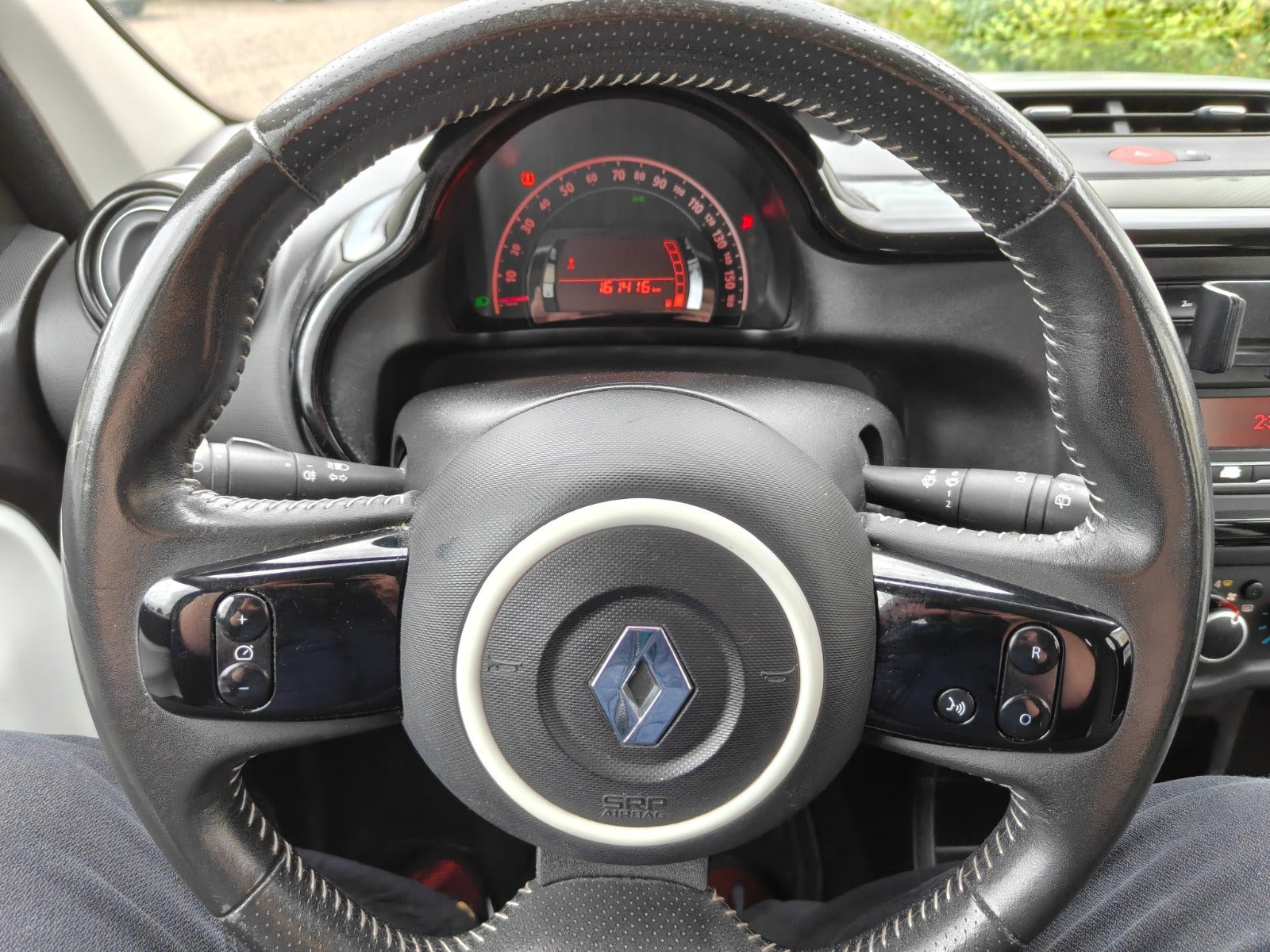 Gul Renault Twingo fra 2016