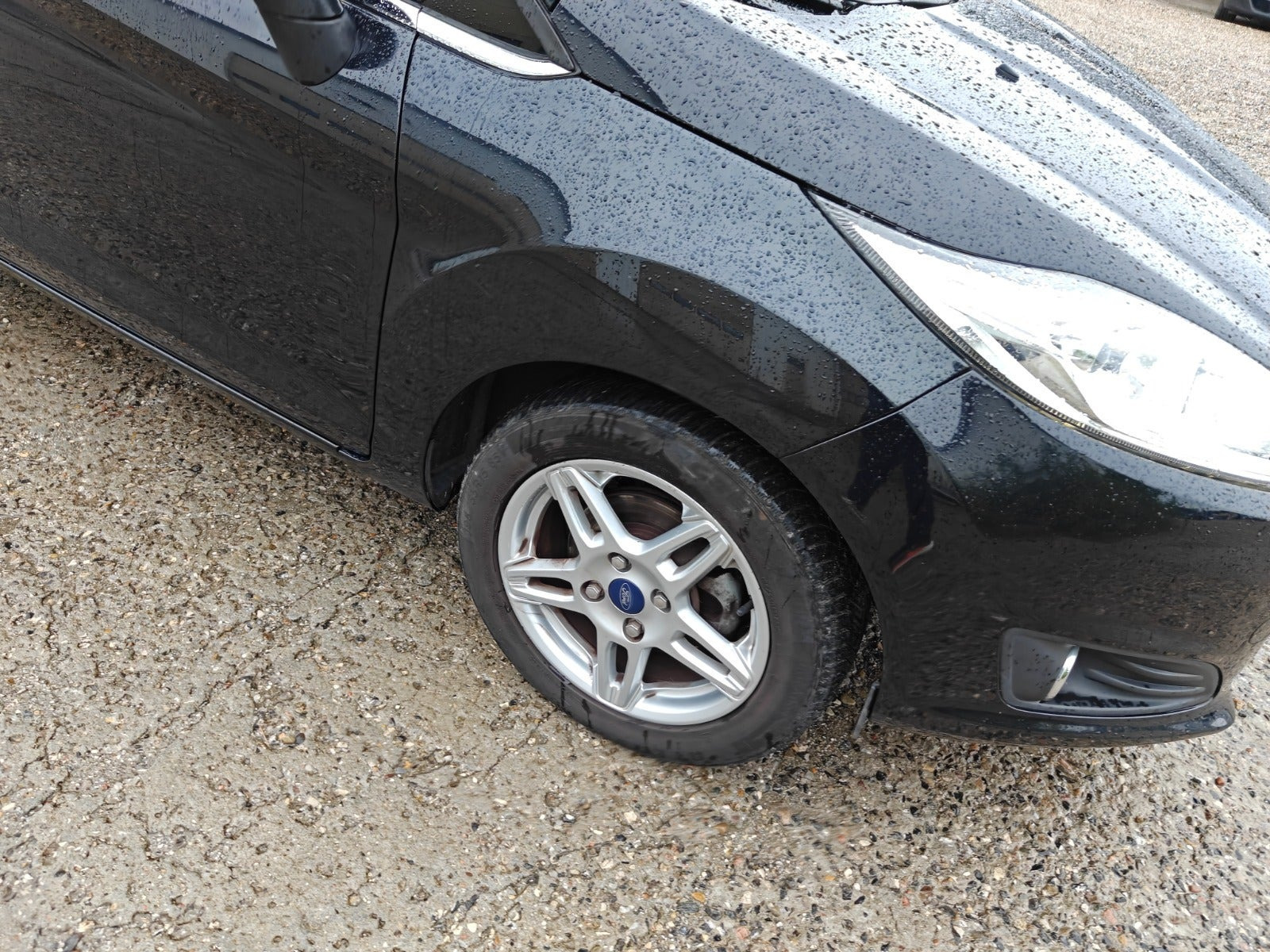 Gul Ford Fiesta fra 2014