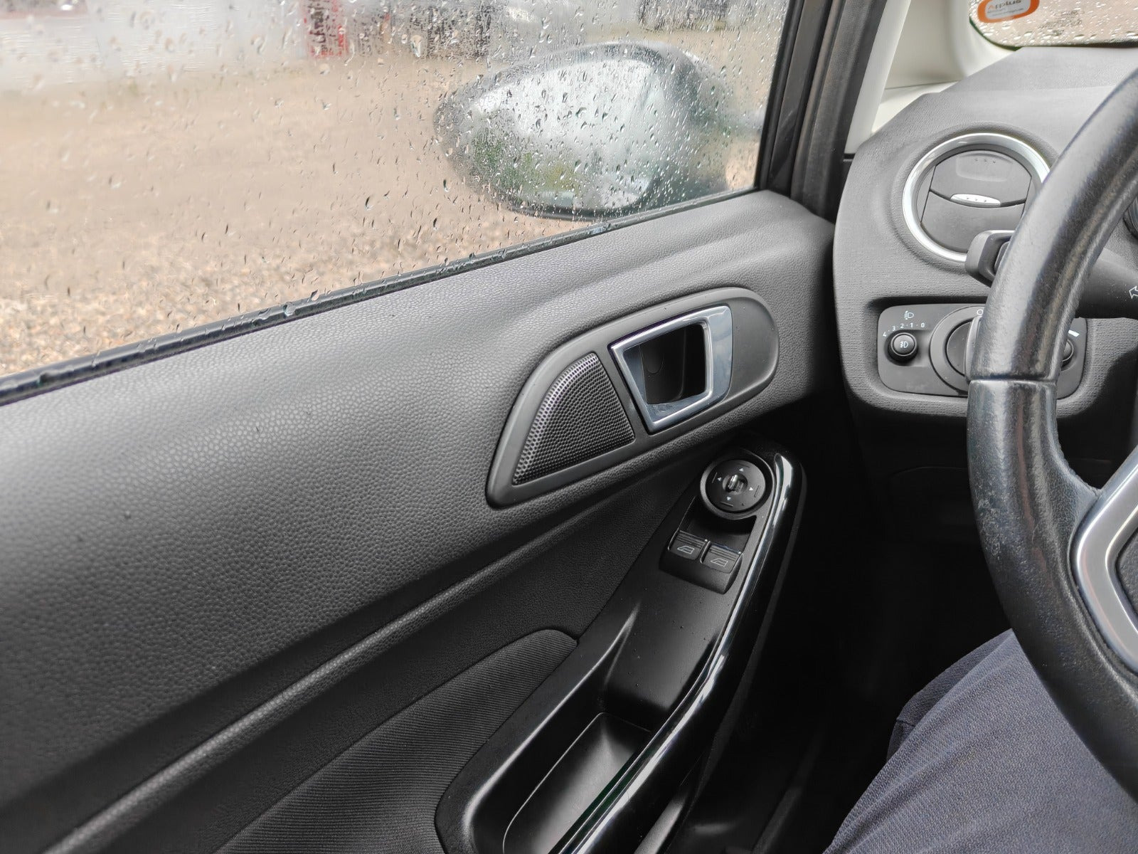 Gul Ford Fiesta fra 2014