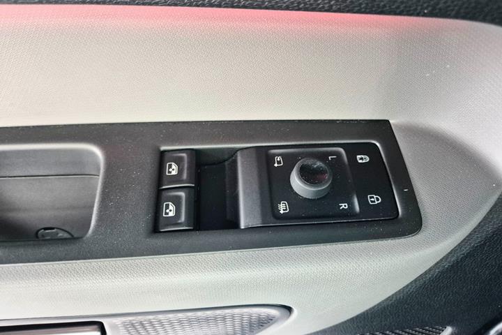 Blå VW ID.Buzz fra 2023