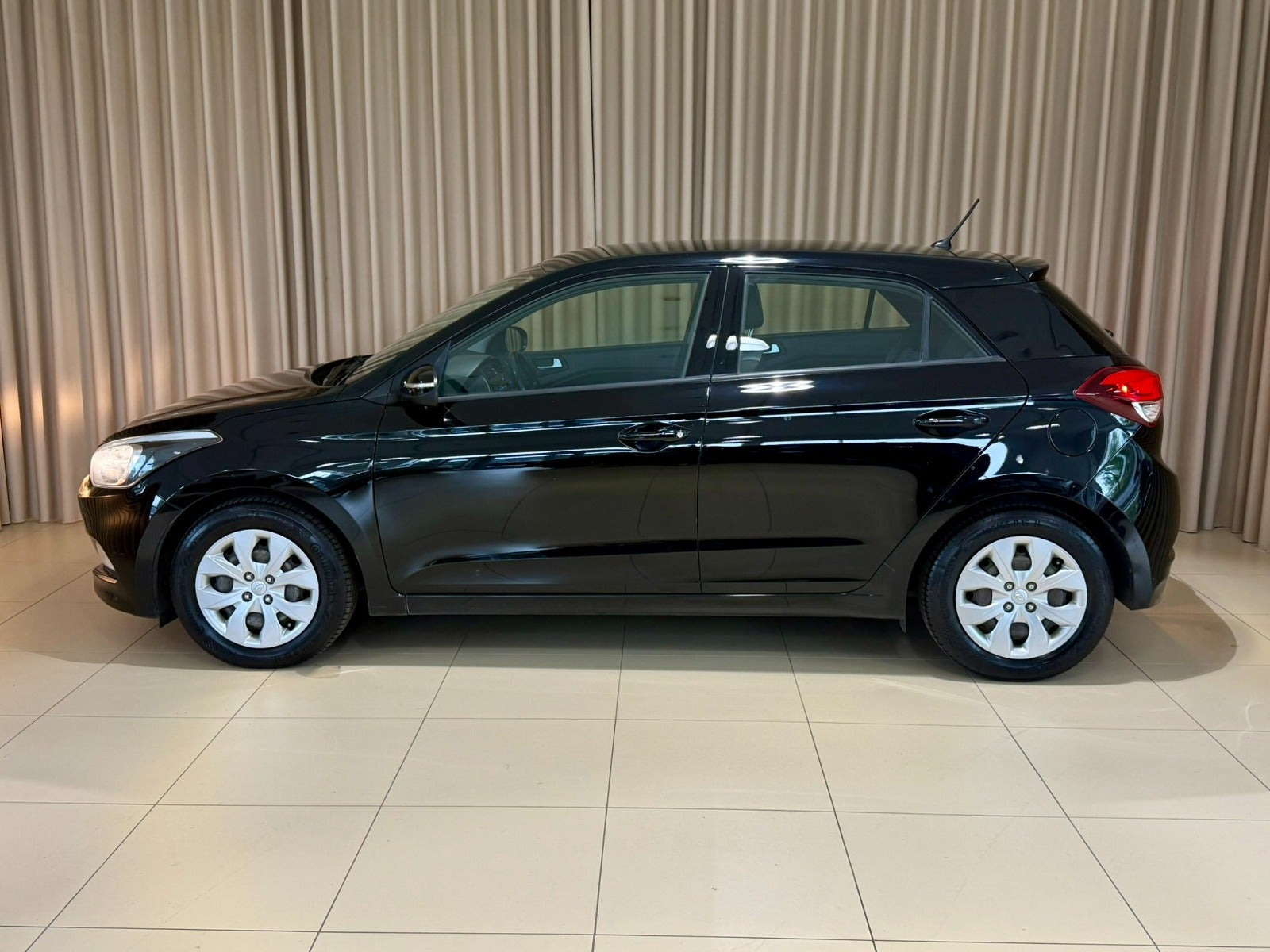 Sort Hyundai i20 fra 2016