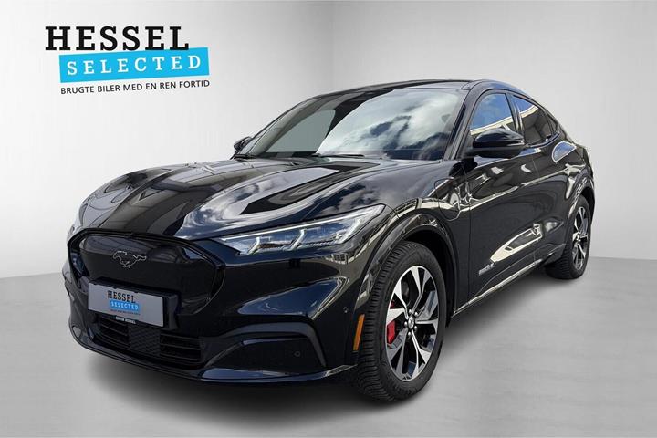 Sort Ford Mustang Mach-E fra 2023 set udefra