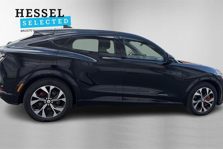 Sort Ford Mustang Mach-E fra 2023