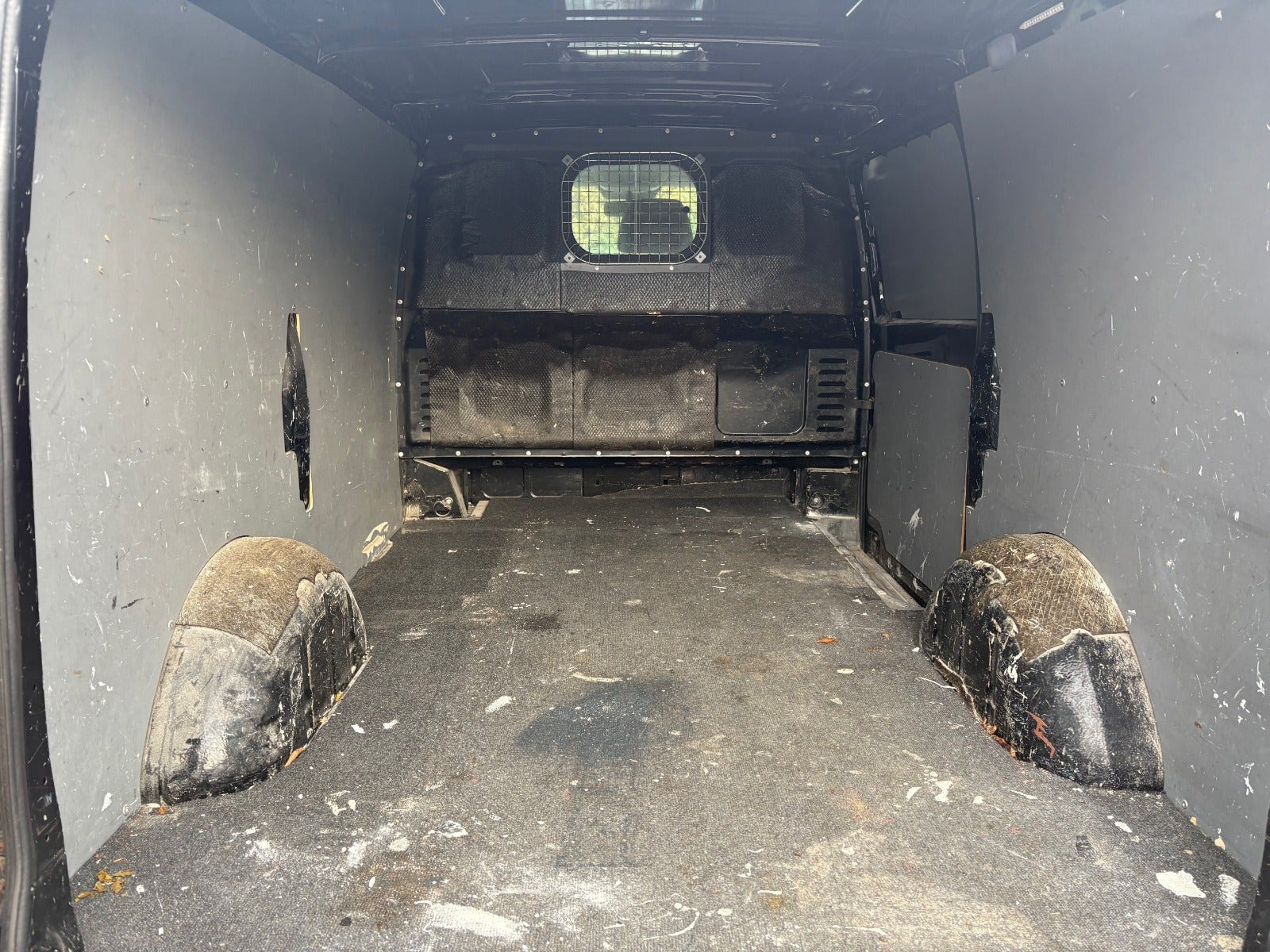 Sort Mercedes Vito 115 fra 2010 set udefra