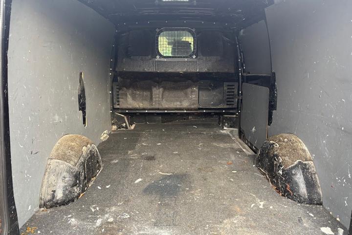 Sort Mercedes Vito 115 fra 2010 set udefra
