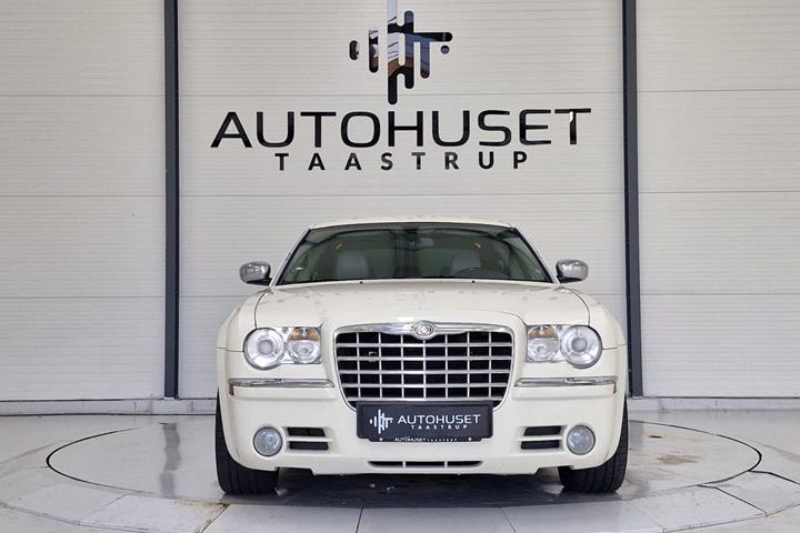 Hvid Chrysler 300C fra 2005