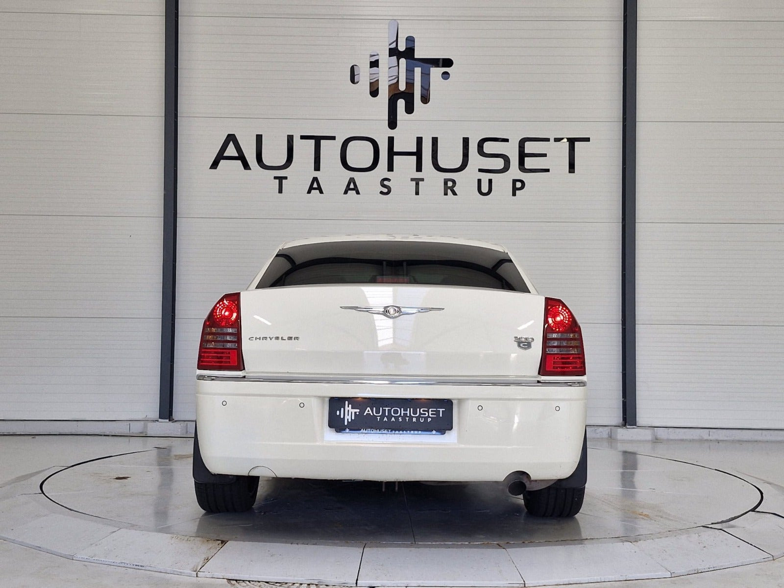 Hvid Chrysler 300C fra 2005
