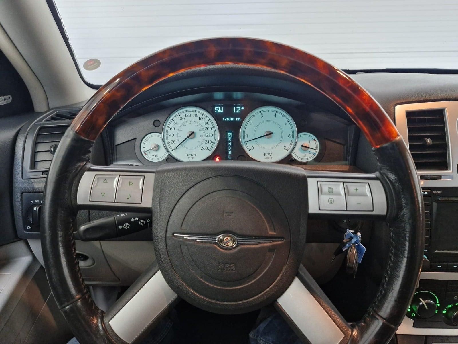 Hvid Chrysler 300C fra 2005