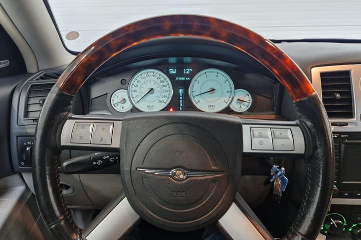 Hvid Chrysler 300C fra 2005