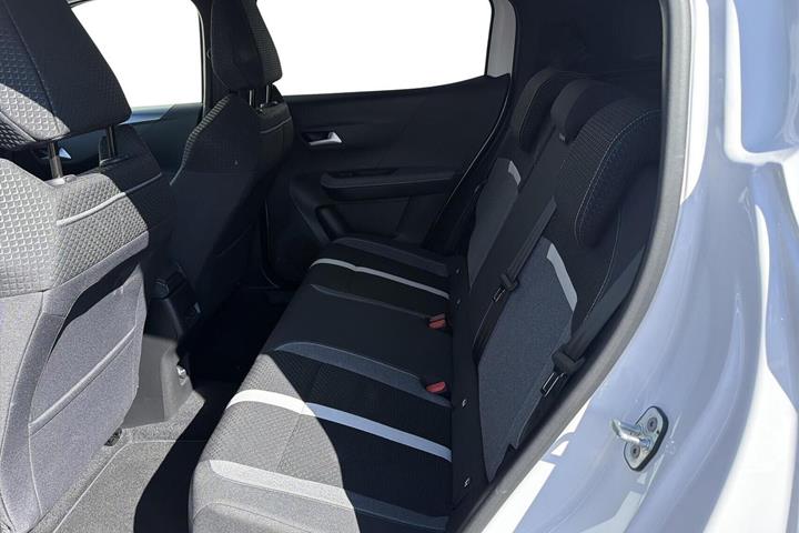 Hvid Opel Frontera fra 2025