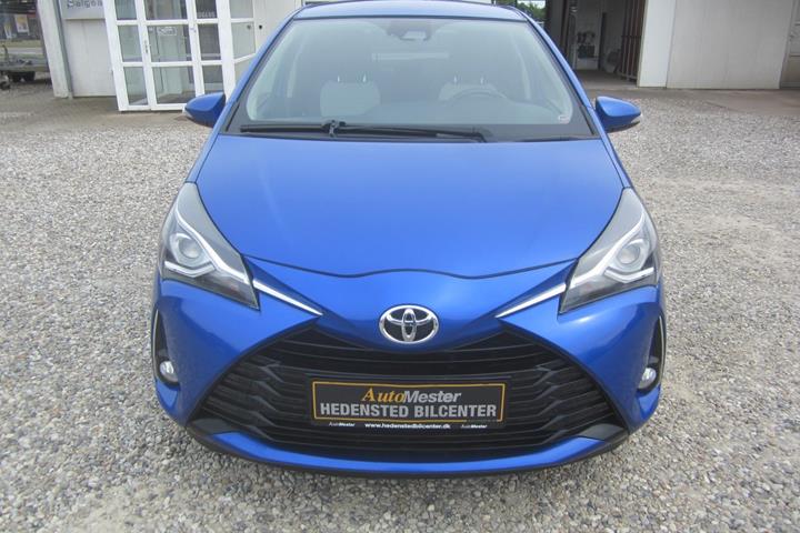 Blå Toyota Yaris fra 2019