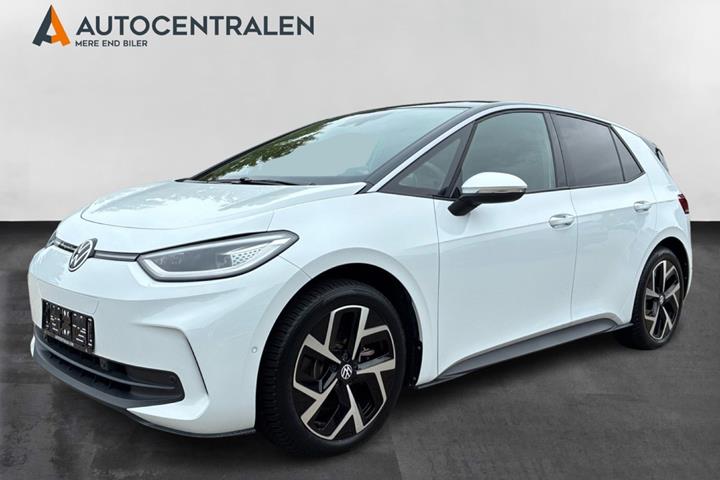 Hvid VW ID.3 fra 2024 set udefra