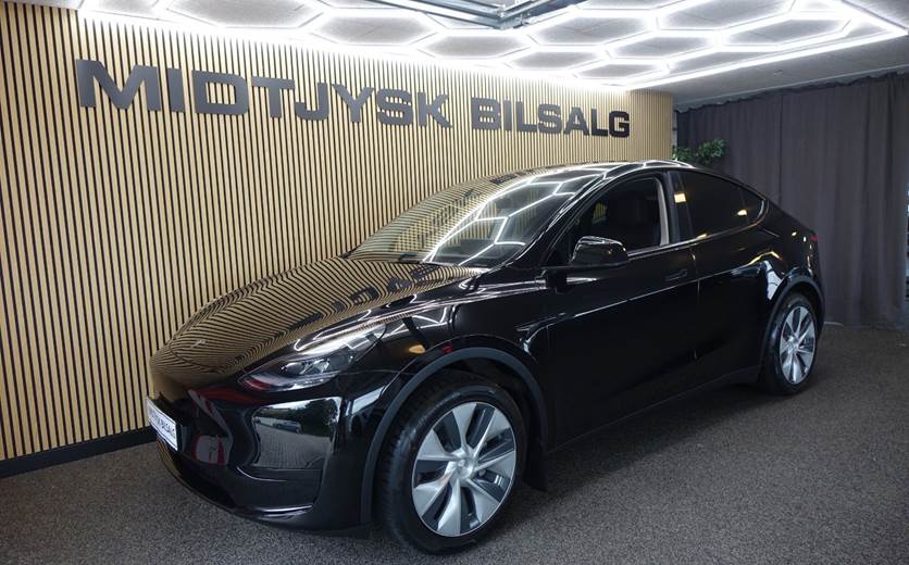 Tesla Model Y RWD