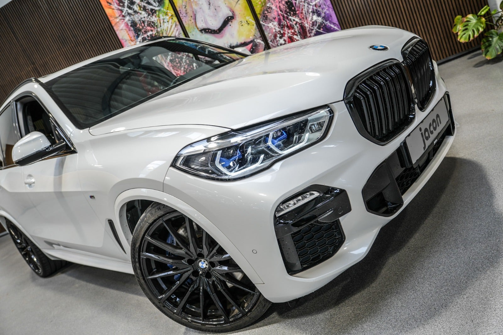 Hvid BMW X5 fra 2021