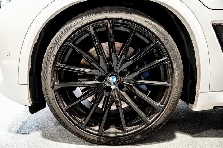 Hvid BMW X5 fra 2021