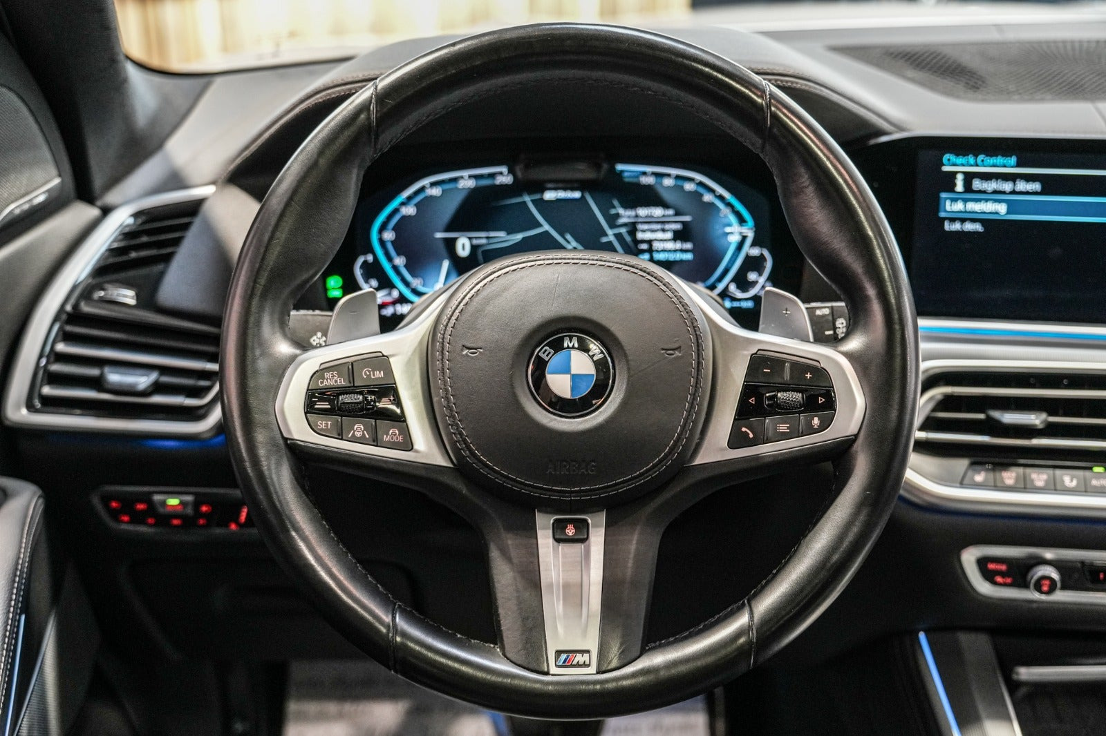 Hvid BMW X5 fra 2021
