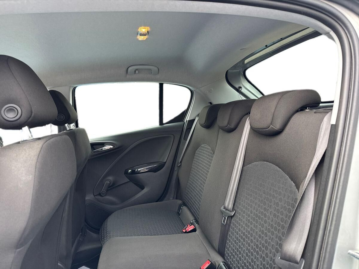 Sølv Opel Corsa fra 2020