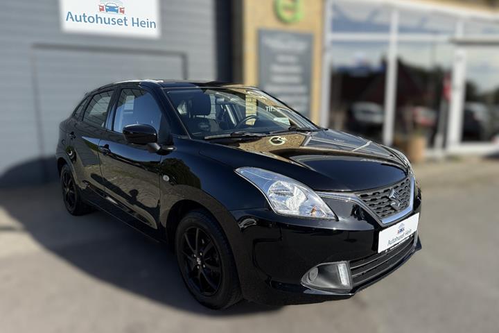 Sort Suzuki Baleno fra 2016 set udefra