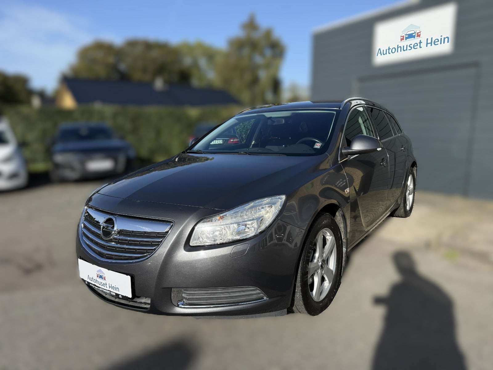 Grå Opel Insignia fra 2011