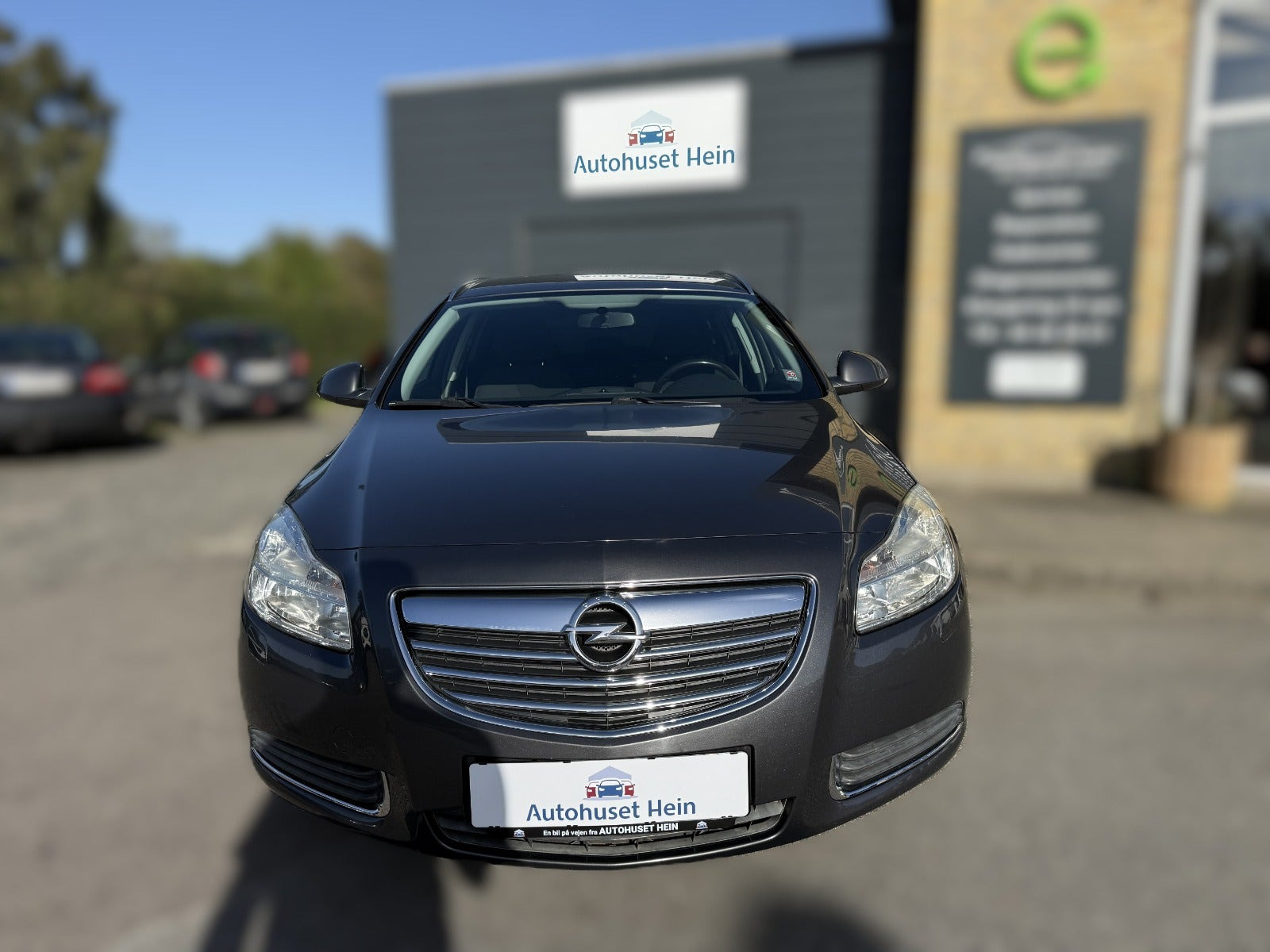 Grå Opel Insignia fra 2011
