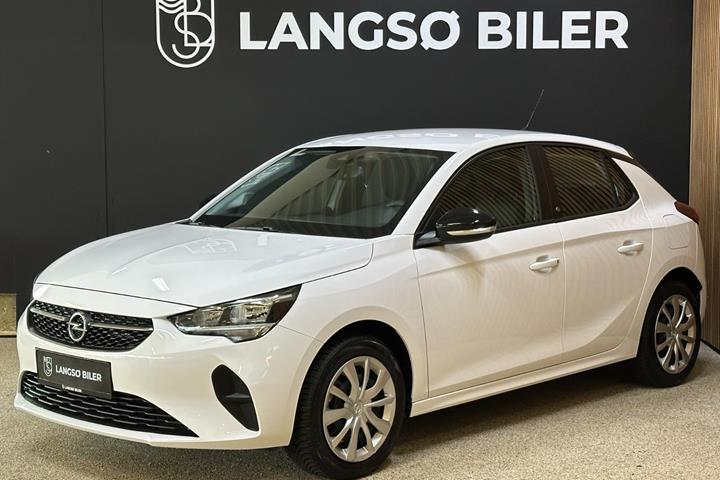 Hvid Opel Corsa-e fra 2023 set udefra