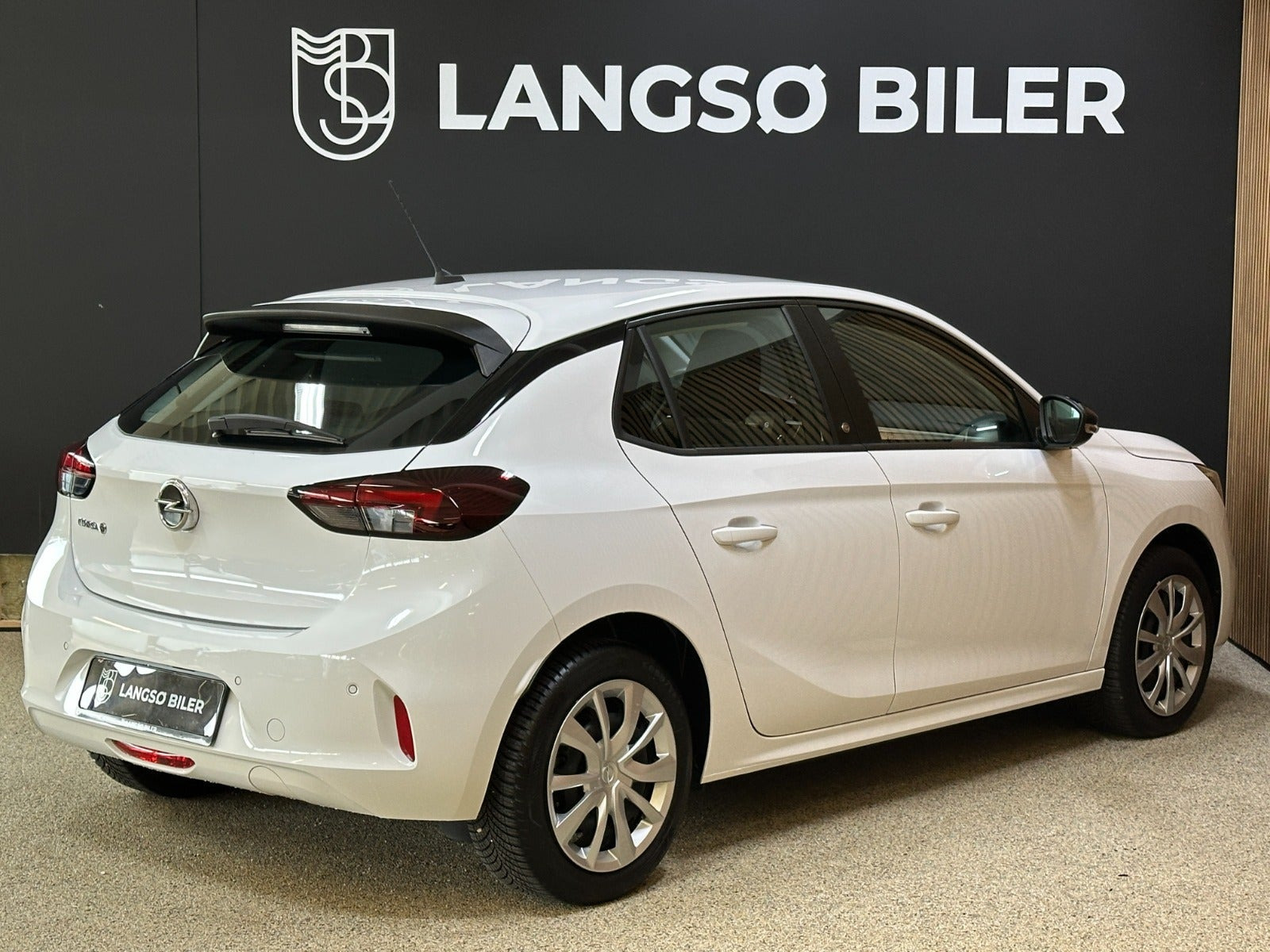 Hvid Opel Corsa-e fra 2023