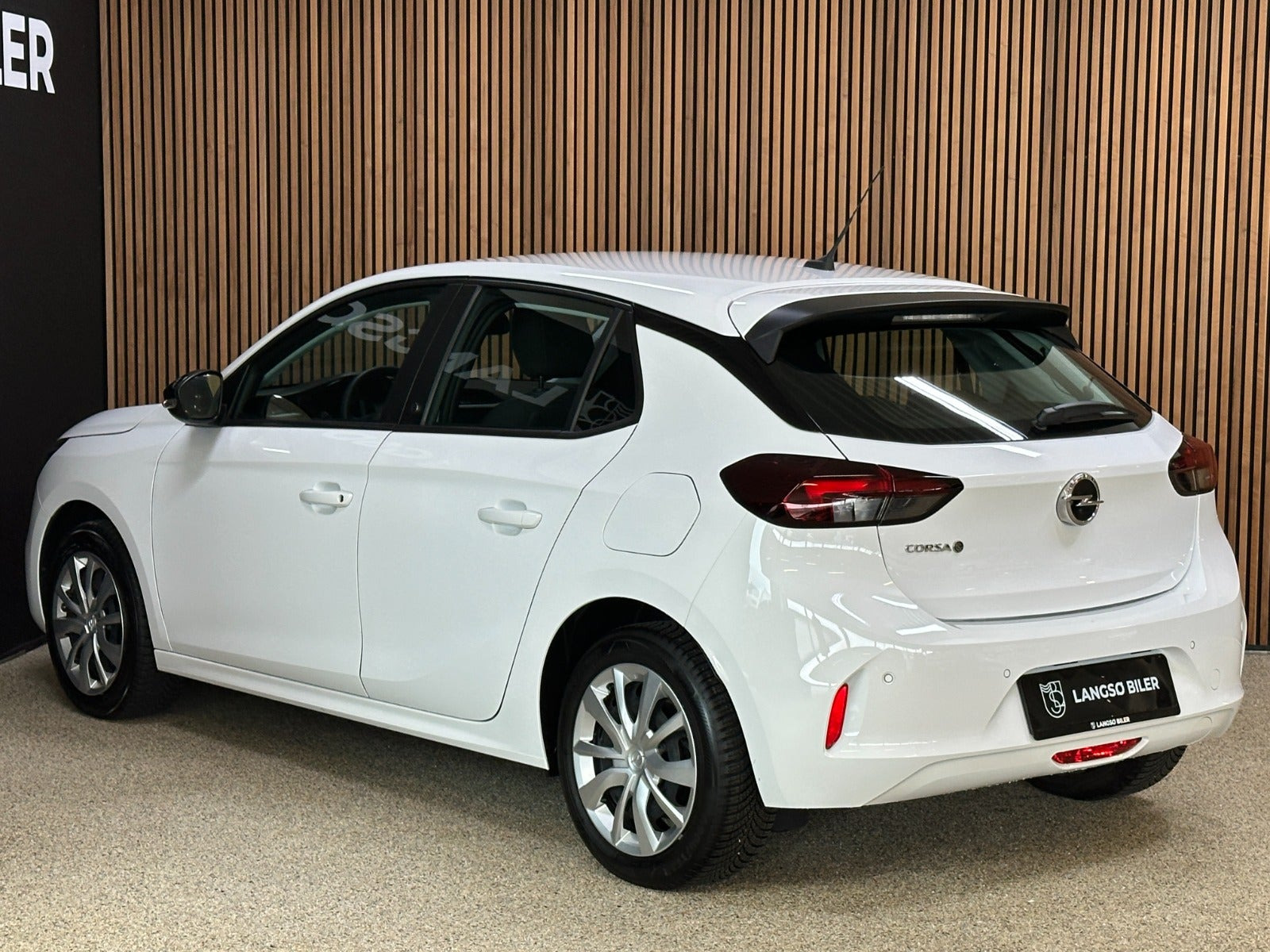 Hvid Opel Corsa-e fra 2023