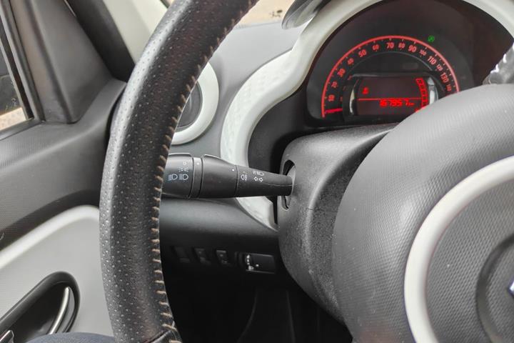 Gul Renault Twingo fra 2014